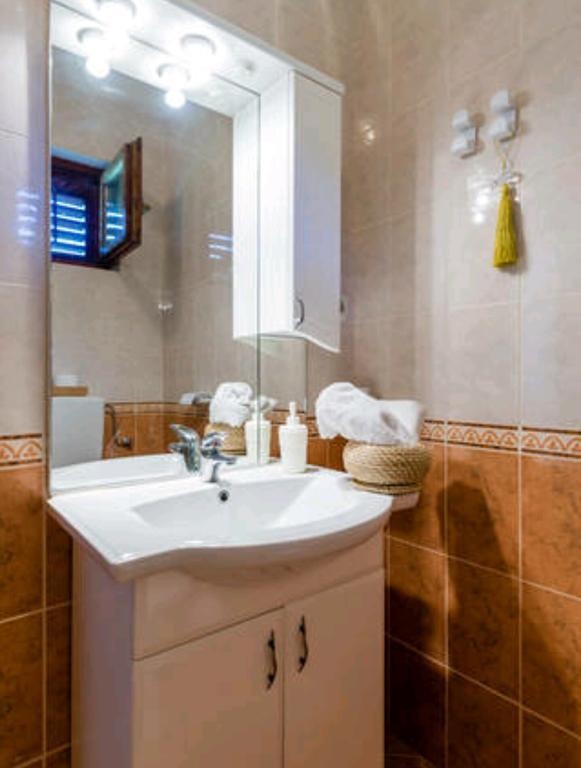 Apartments Bralic Βις Εξωτερικό φωτογραφία
