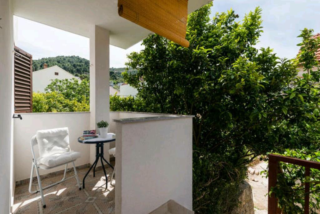 Apartments Bralic Βις Εξωτερικό φωτογραφία