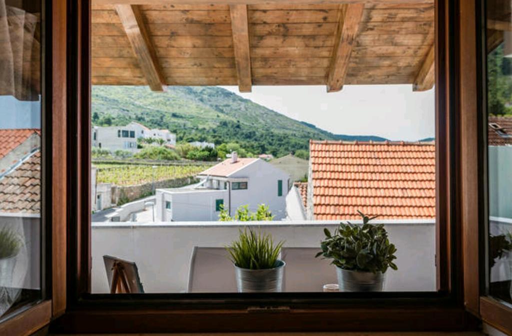Apartments Bralic Βις Εξωτερικό φωτογραφία