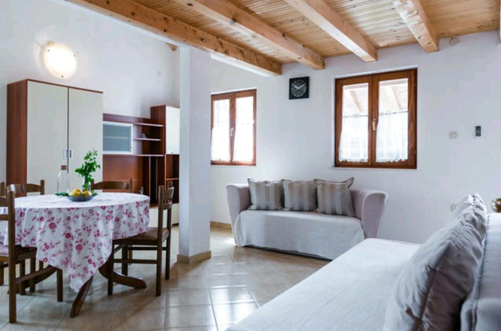 Apartments Bralic Βις Εξωτερικό φωτογραφία