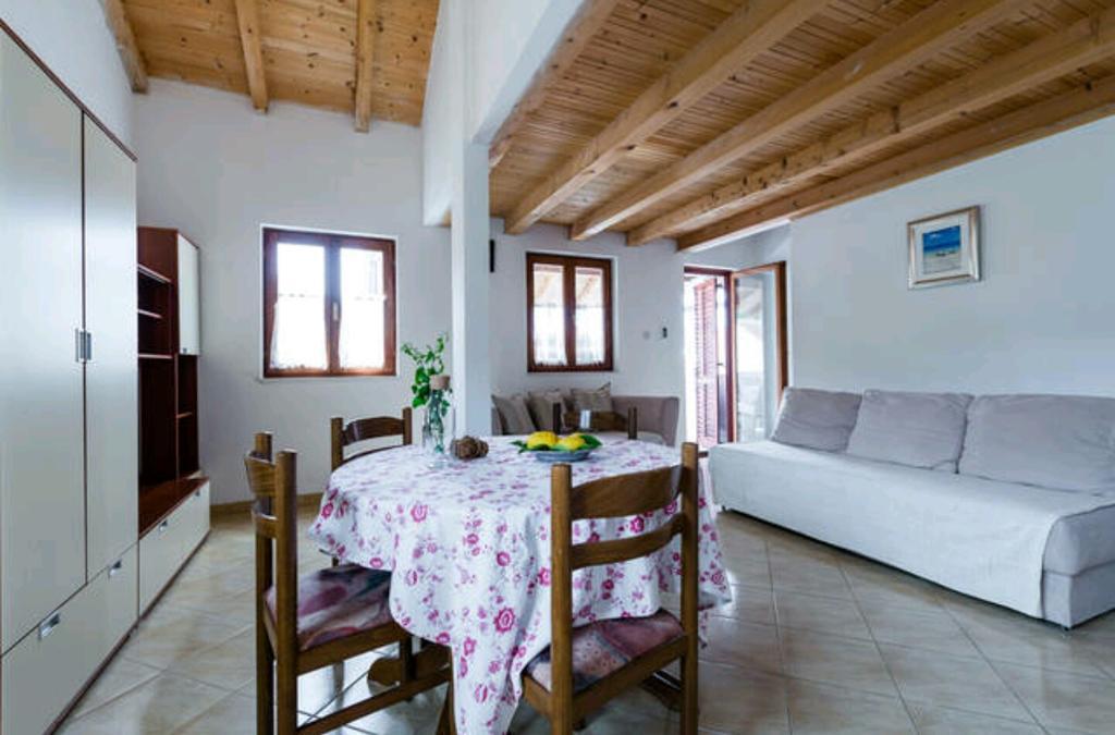 Apartments Bralic Βις Εξωτερικό φωτογραφία