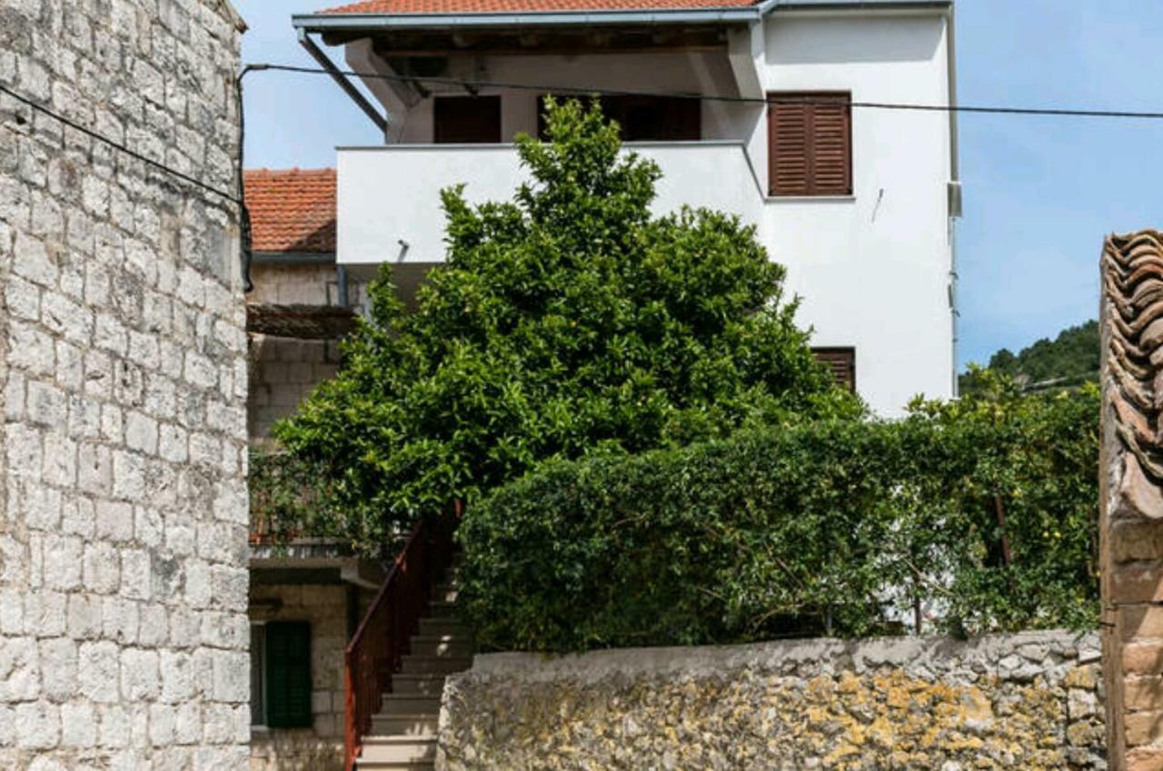 Apartments Bralic Βις Εξωτερικό φωτογραφία